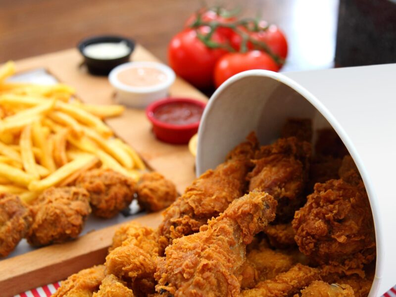 fast food chicken in a bucket